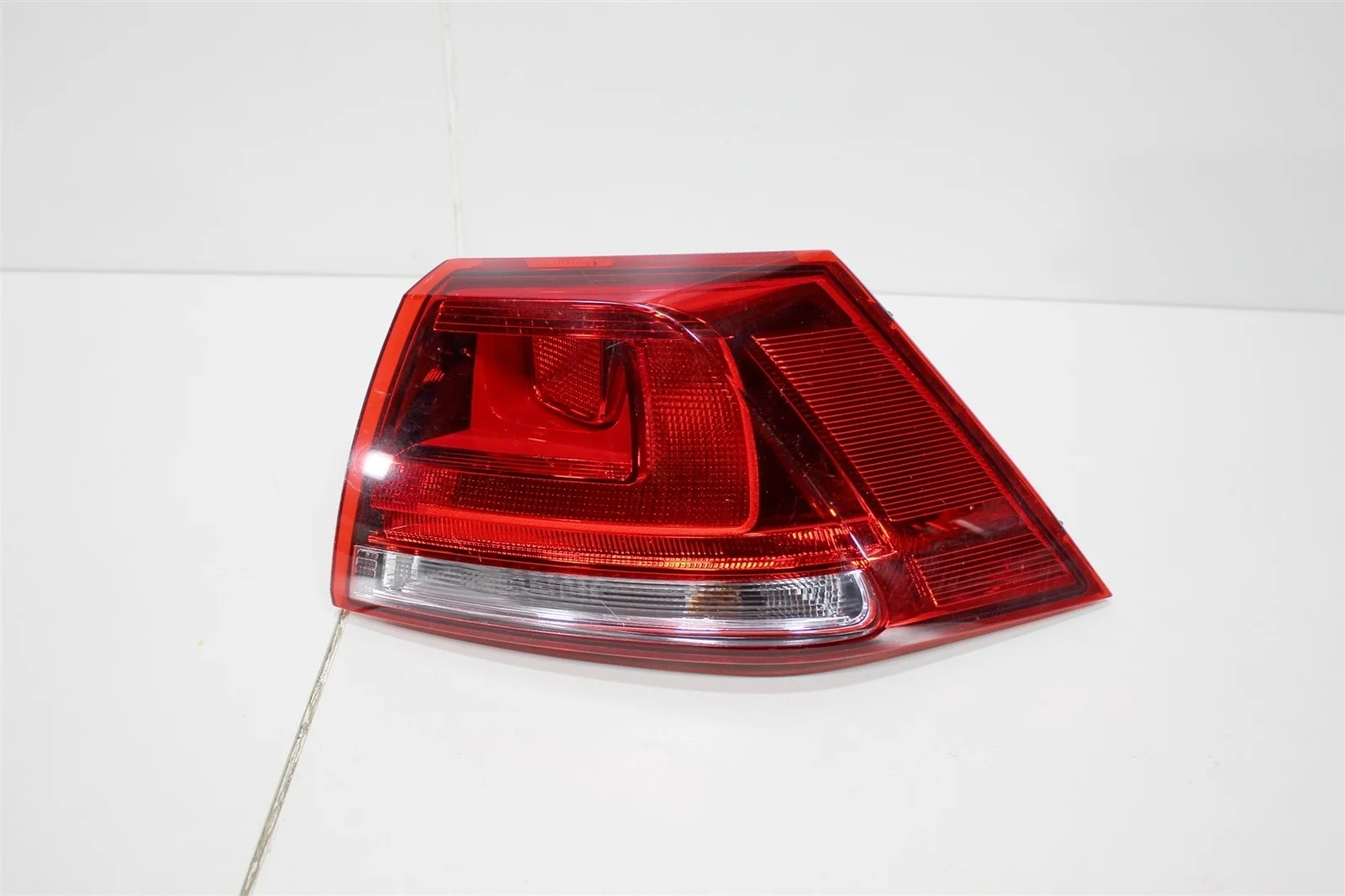 Фонарь VOLKSWAGEN GOLF 2012+ 5G0945096M 7, правый