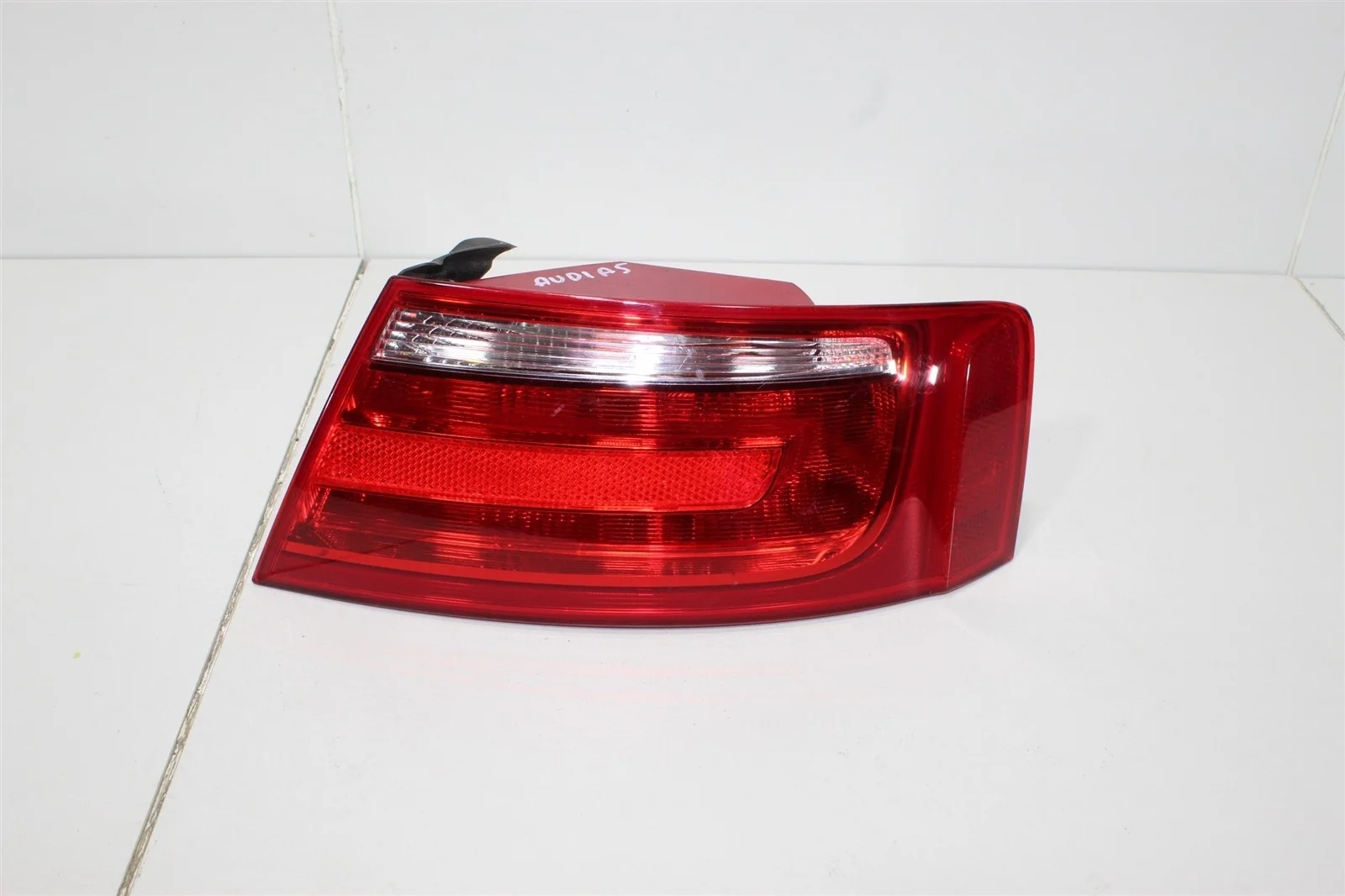 Фонарь AUDI A5 2007-2011 8T0945096 8T, правый