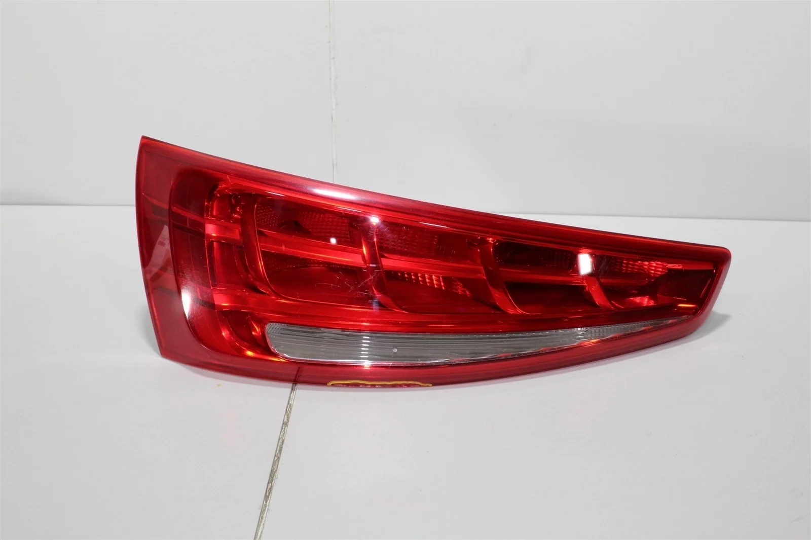 Фонарь AUDI Q3 2011+ 8U0945093 8U, левый