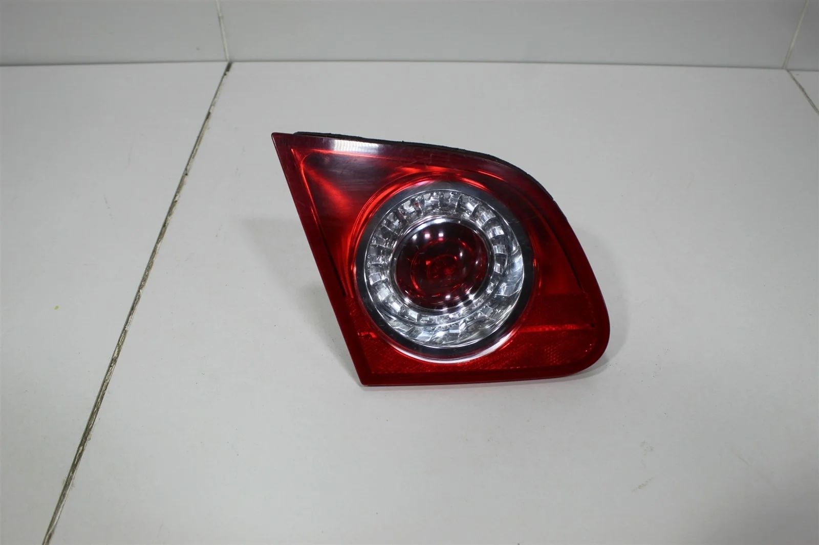 Фонарь VOLKSWAGEN PASSAT 2005+ 3C5945093E B6, левый