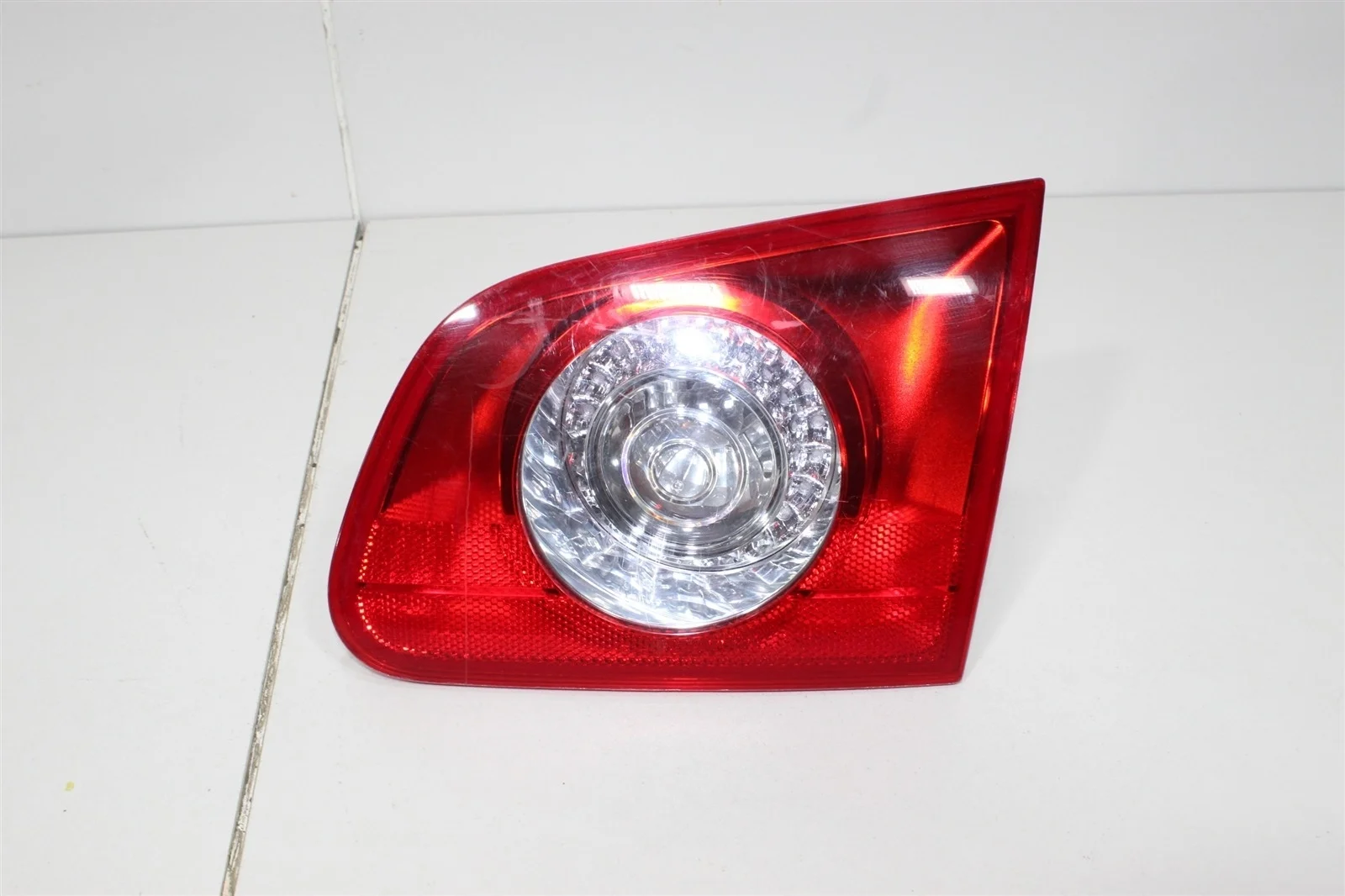 Фонарь VOLKSWAGEN PASSAT 2005+ 3C9945094 B6, правый