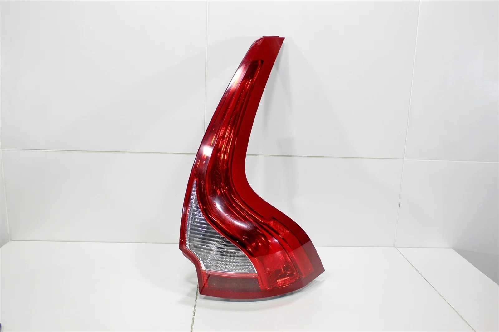 Фонарь Volvo XC60 2013+ 31323035 DZ