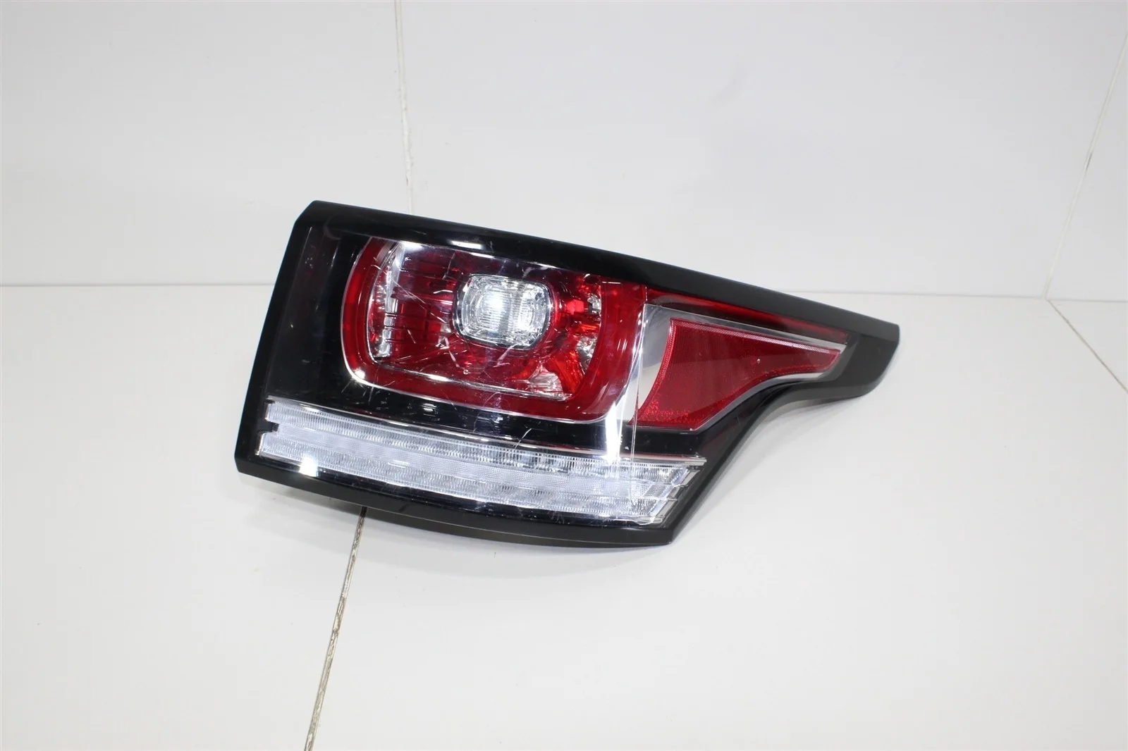 Фонарь LAND ROVER RANGE ROVER SPORT 2013+ LR061588 L494, правый