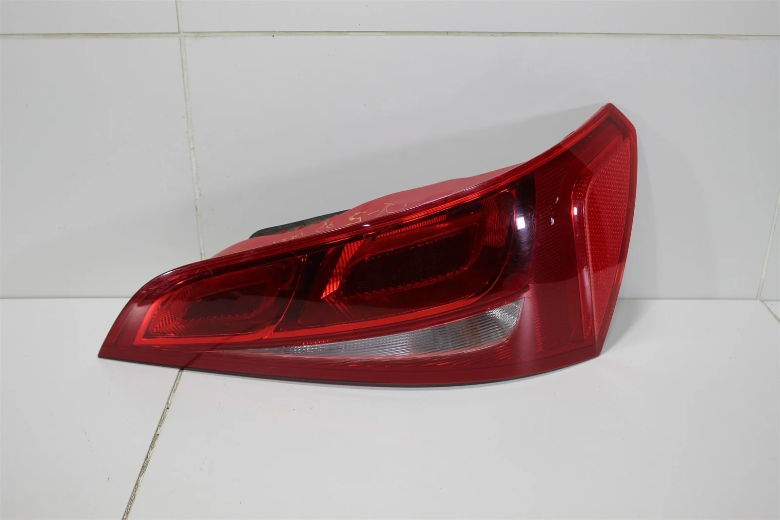 Фонарь AUDI Q5 2008+ 8R0945094 8R, правый