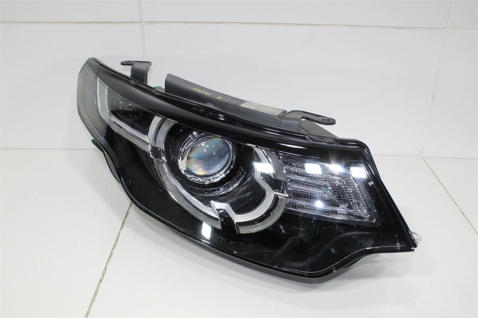 Фара LAND ROVER DISCOVERY SPORT 2015+ LR060880 L550, правая
