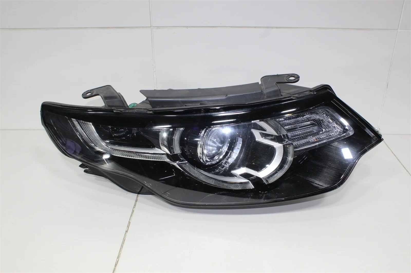 Фара LAND ROVER DISCOVERY SPORT 2015+ LR060880 L550, правая
