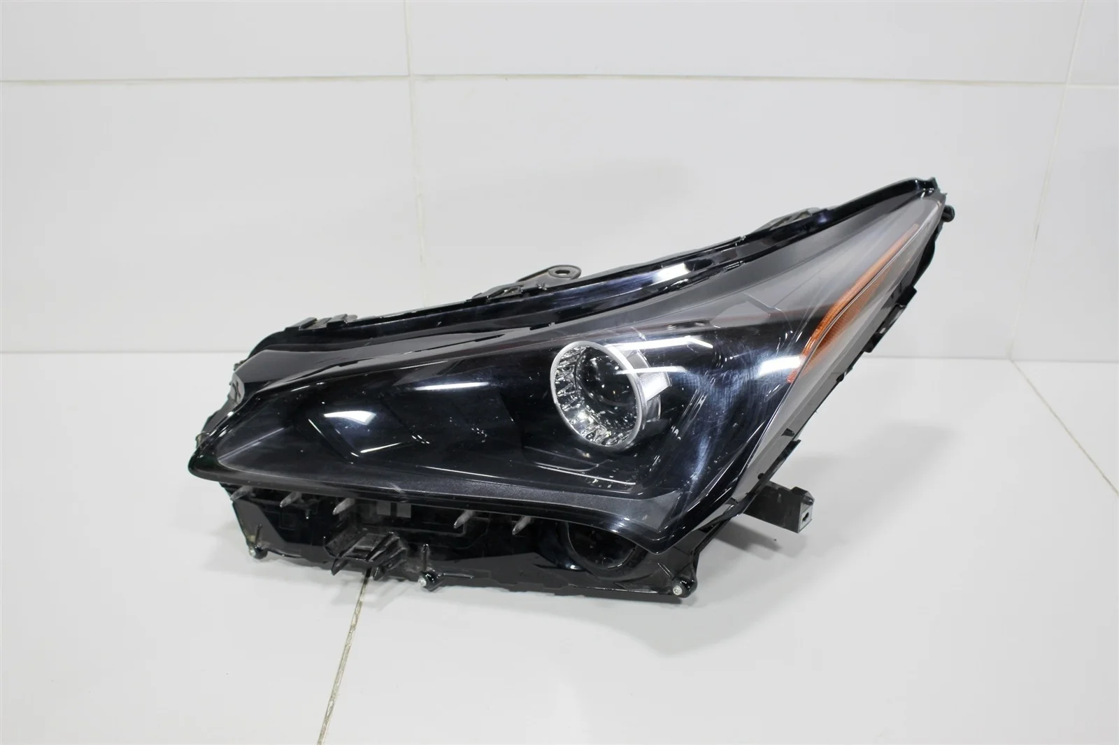 Фара LEXUS NX300h 2017+ 8118578180 Z10, левая