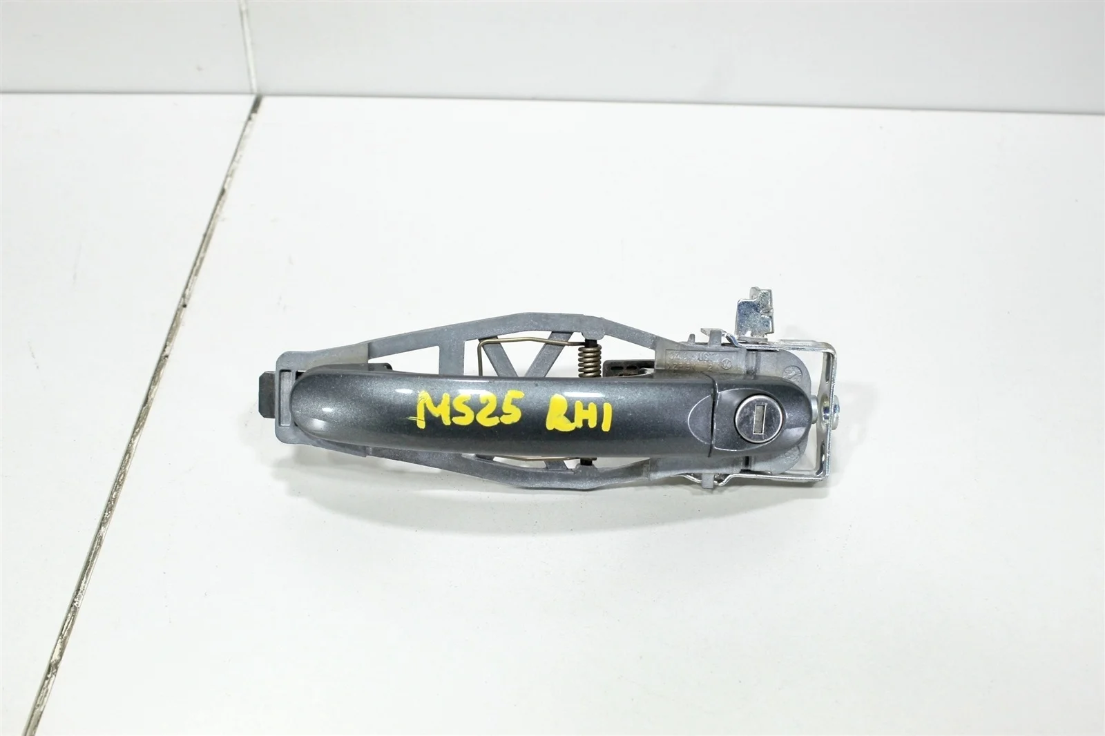 Ручка двери VOLKSWAGEN CARAVELLE 2018 7H0837205D T6, передняя