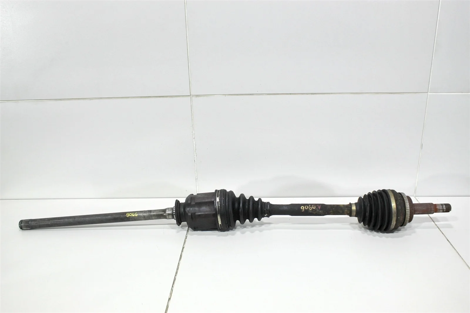 Привод TOYOTA HIGHLANDER 2000-2007 4341048050 XU20, передний правый