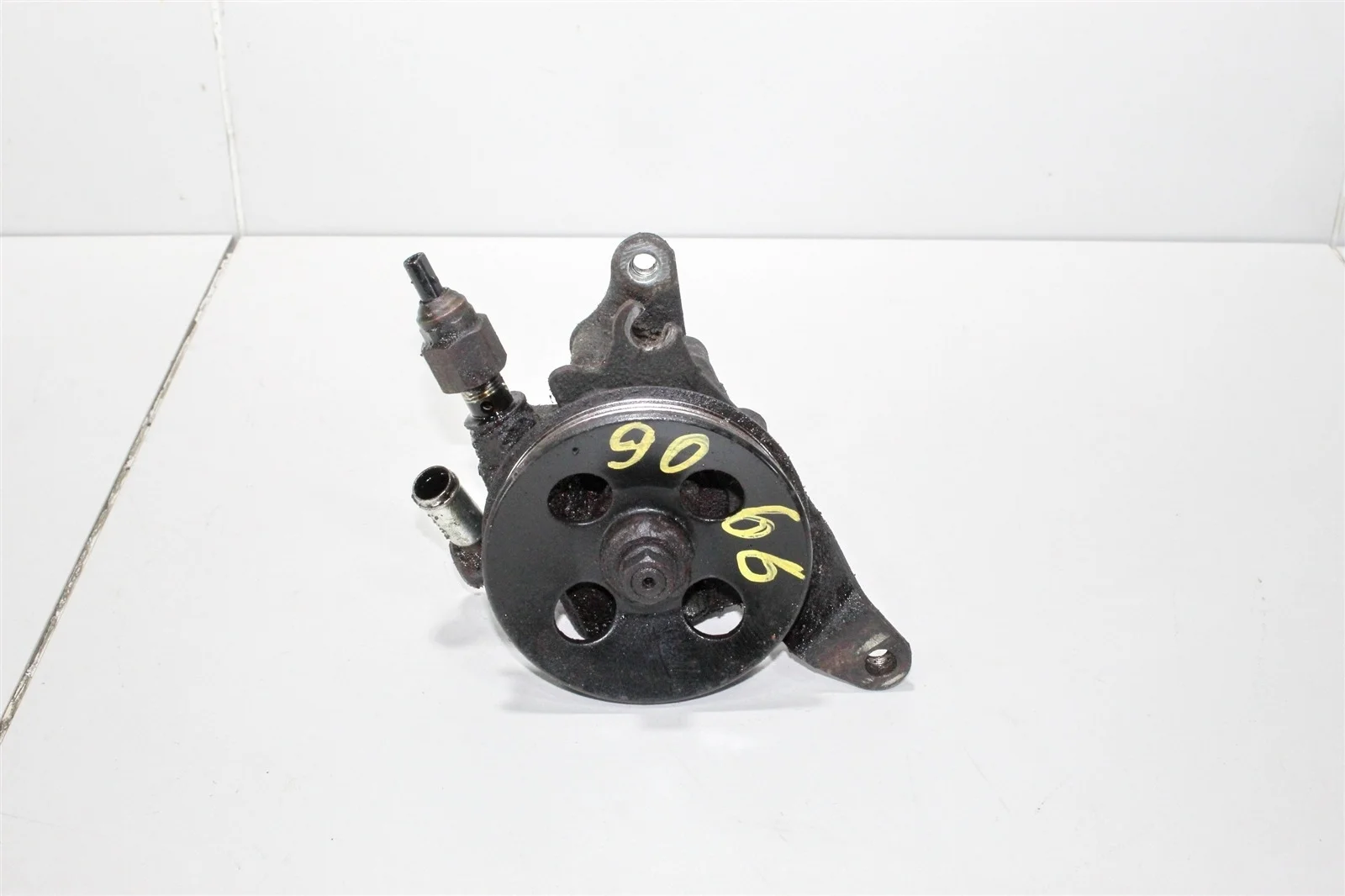 Насос ГУР TOYOTA HIGHLANDER 2000-2007 4432048030 XU20