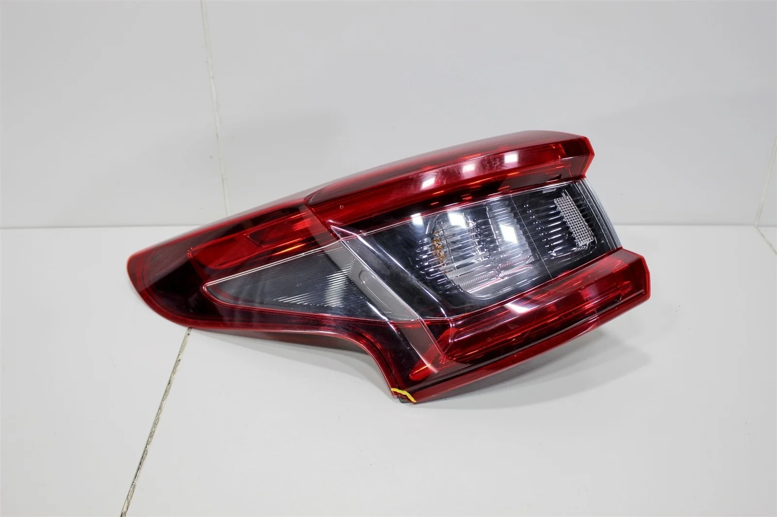 Фонарь NISSAN QASHQAI 2017+ 26555HV00A J11, левый