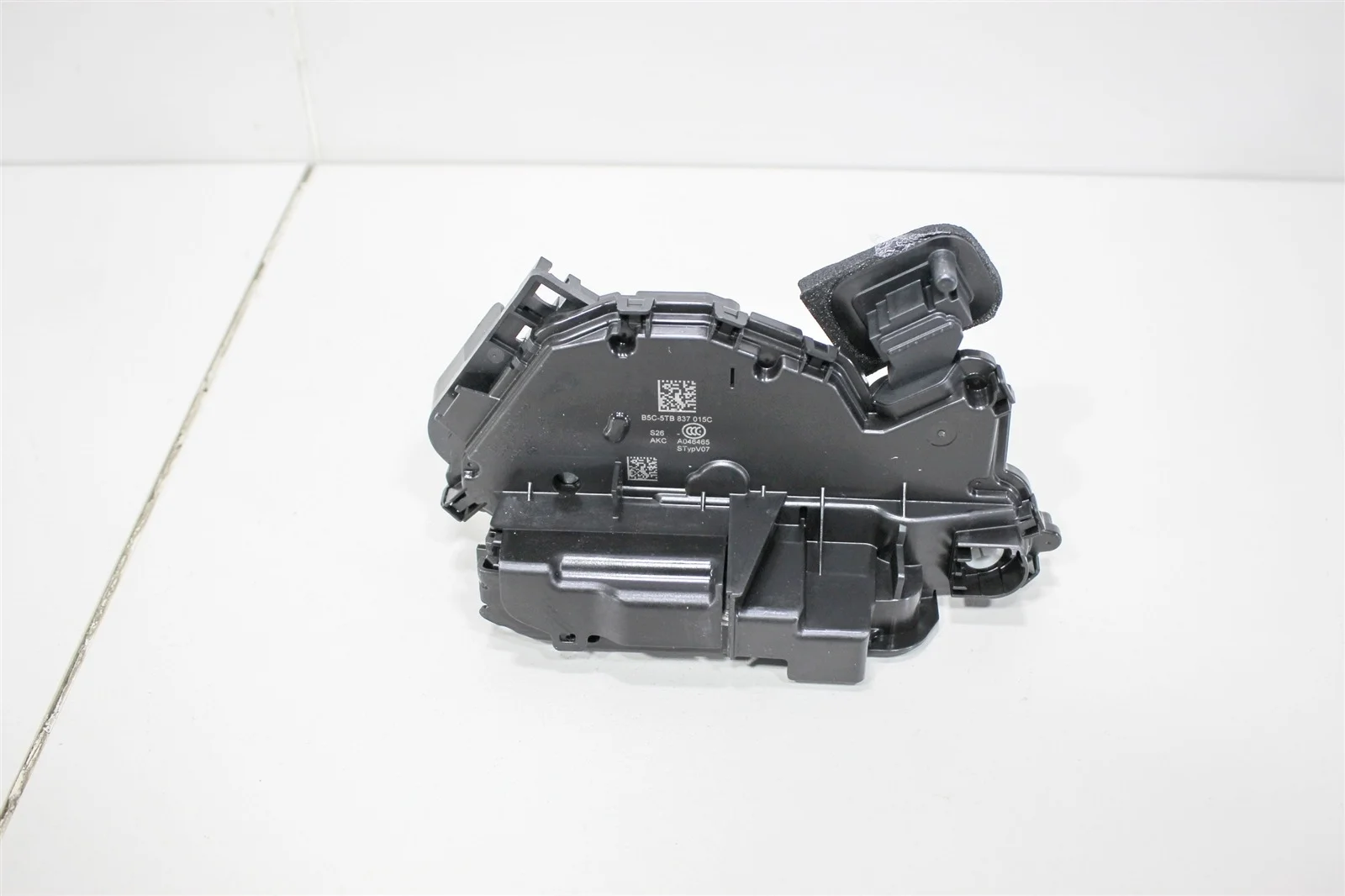 Замок двери VOLKSWAGEN TIGUAN 2016+ 5TB837015C 2, передний левый