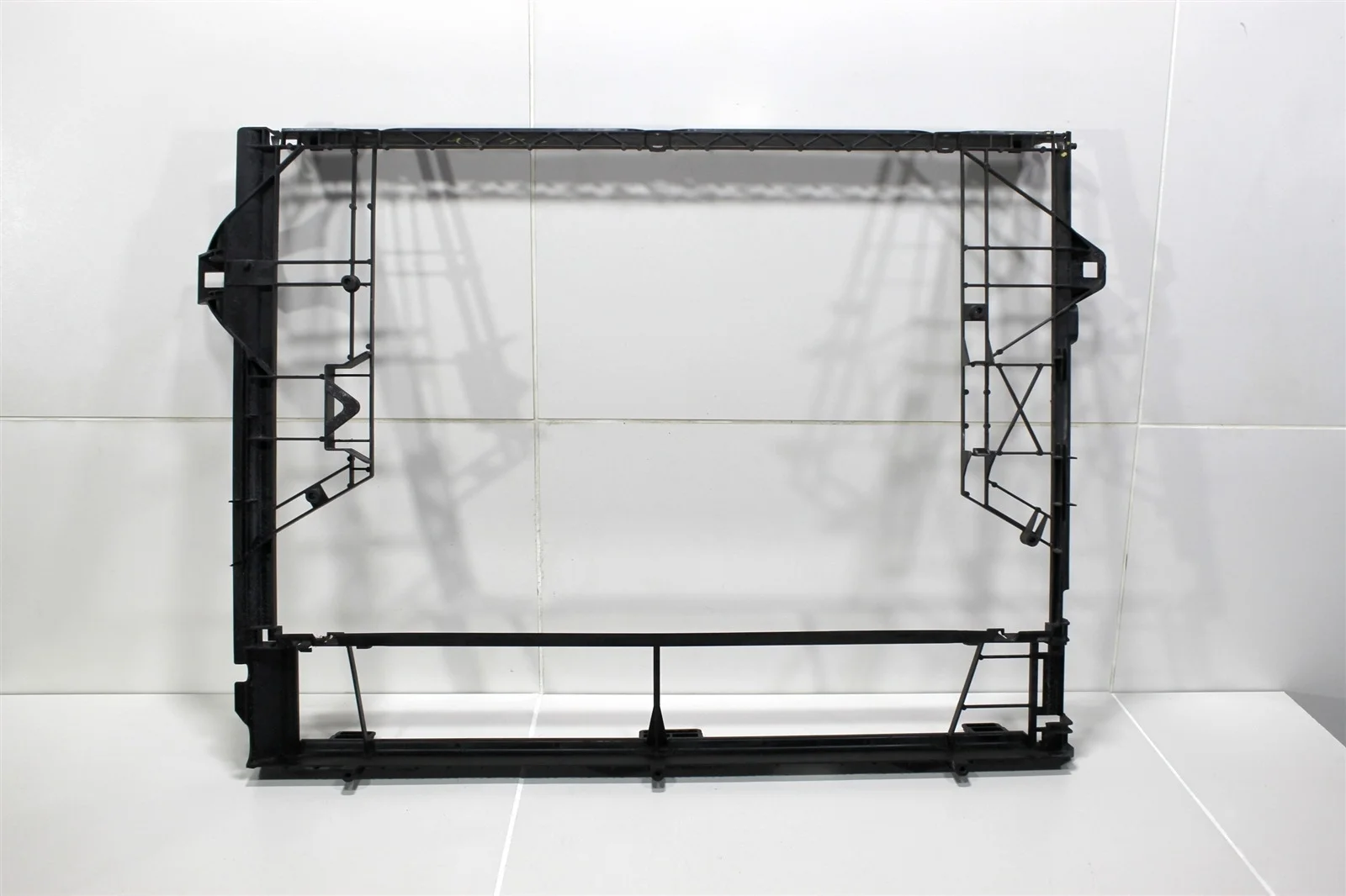 Рамка радиатора VOLKSWAGEN TOUAREG 2010-2018 7P0121093D FL/NF