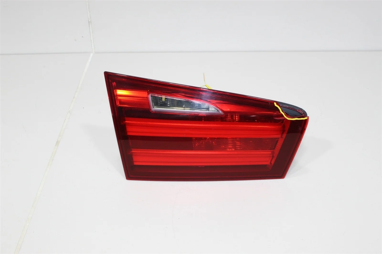 Фонарь BMW 5-Series 2010+ 63217203227 F11, левый