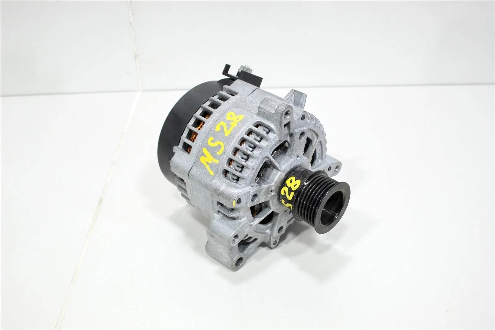 Генератор BMW X3 2021 12318634167 G01 2.0L B48B20B