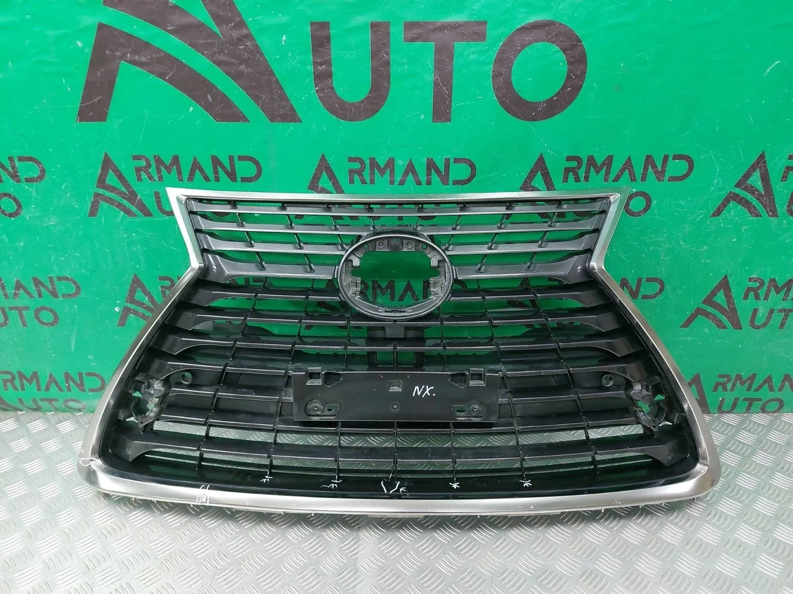 Решетка радиатора Lexus NX 2017-2021