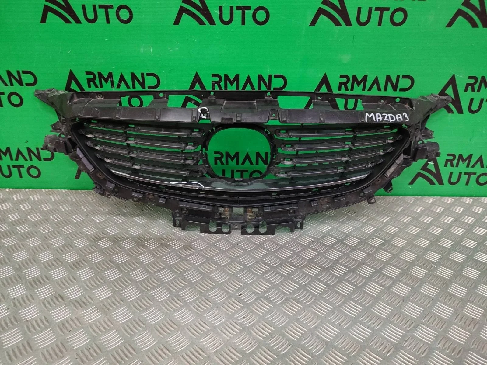 Решетка радиатора Mazda 6 2015-2018 3 GJ