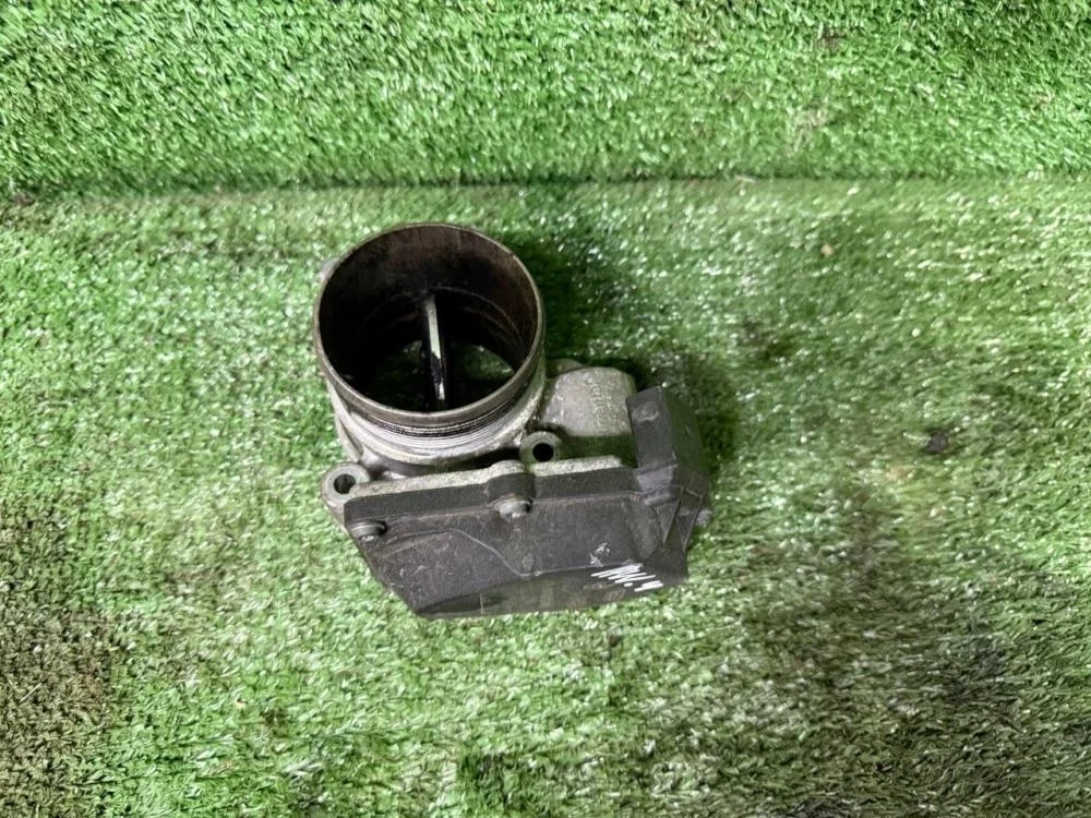 Дроссельная заслонка Volkswagen Amarok 2012 03L128063S CSHA