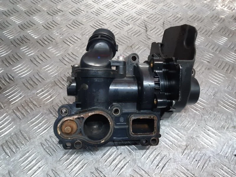 Водяной насос (помпа) Volkswagen Tiguan