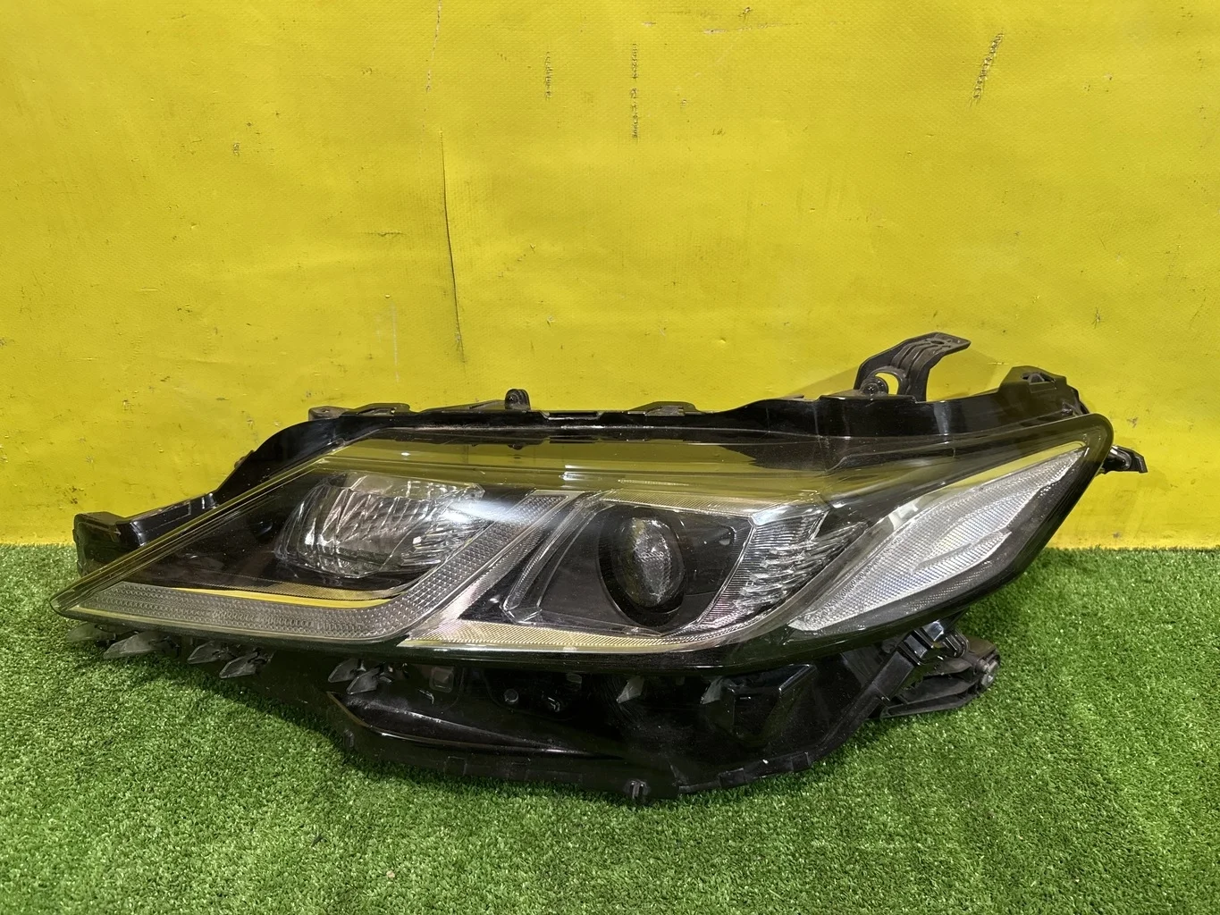 Фара левая LED  Toyota Camry V70 2017 8115033C70 40396