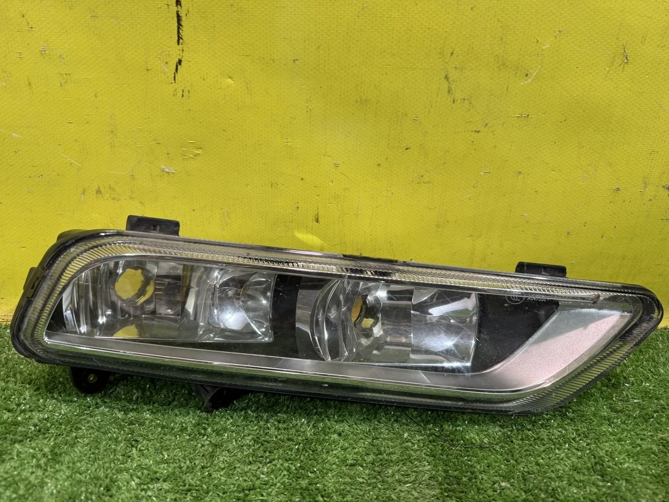 Фара противотуманная правая  Volkswagen  Passat (B7) 2011 3AA941662G 43108