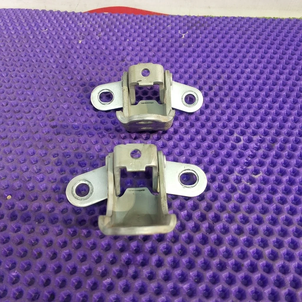 Петля двери Kia Ceed 2011 793202H000 1 G4FC, передняя правая