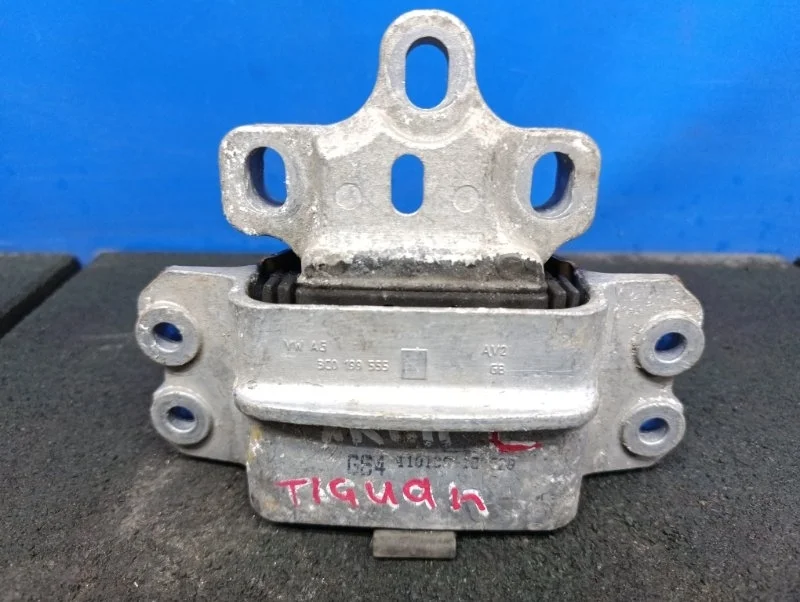 Подушка ДВС Volkswagen Tiguan 2007 - 2017 3C0199555AE 2.0 CAW, левая