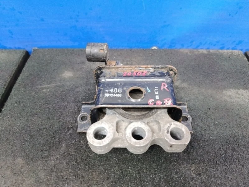 Подушка ДВС Chevrolet Cobalt 95164488 T250, правая