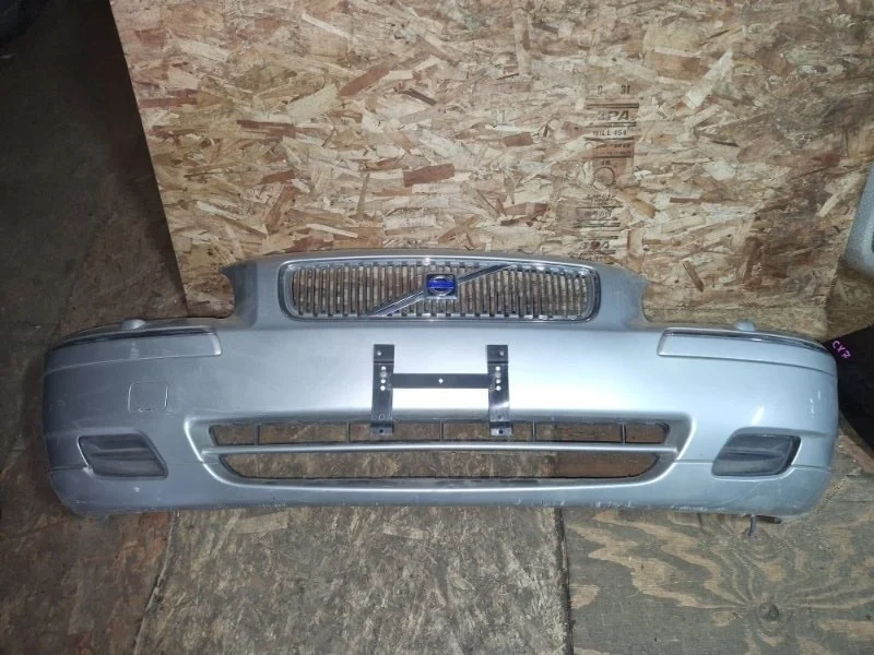 Бампер Volvo V70 2005 SW