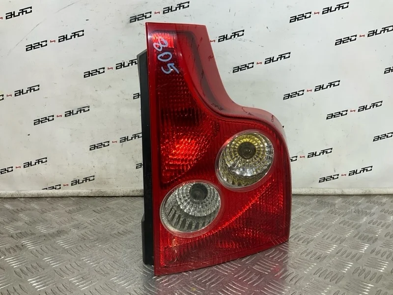 Фонарь Volvo XC90 2004 30612810 B5254T2, правый