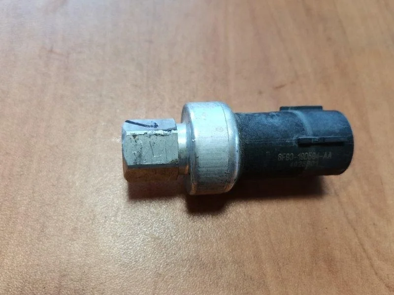 Датчик высокого давления кондиционера Ford Focus 3 2014