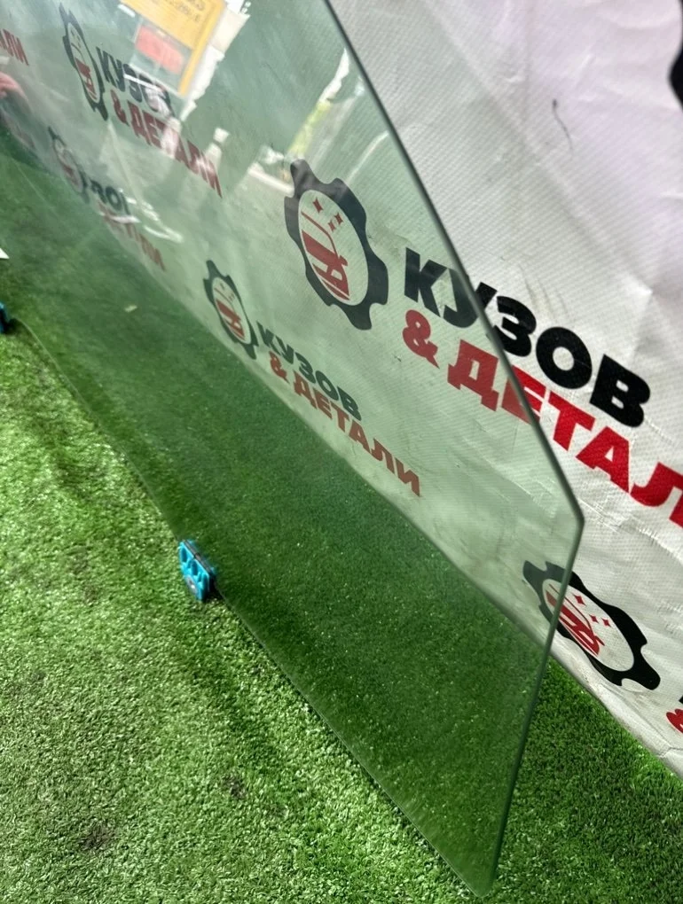 Стекло двери переднее правое Mitsubishi Outlander