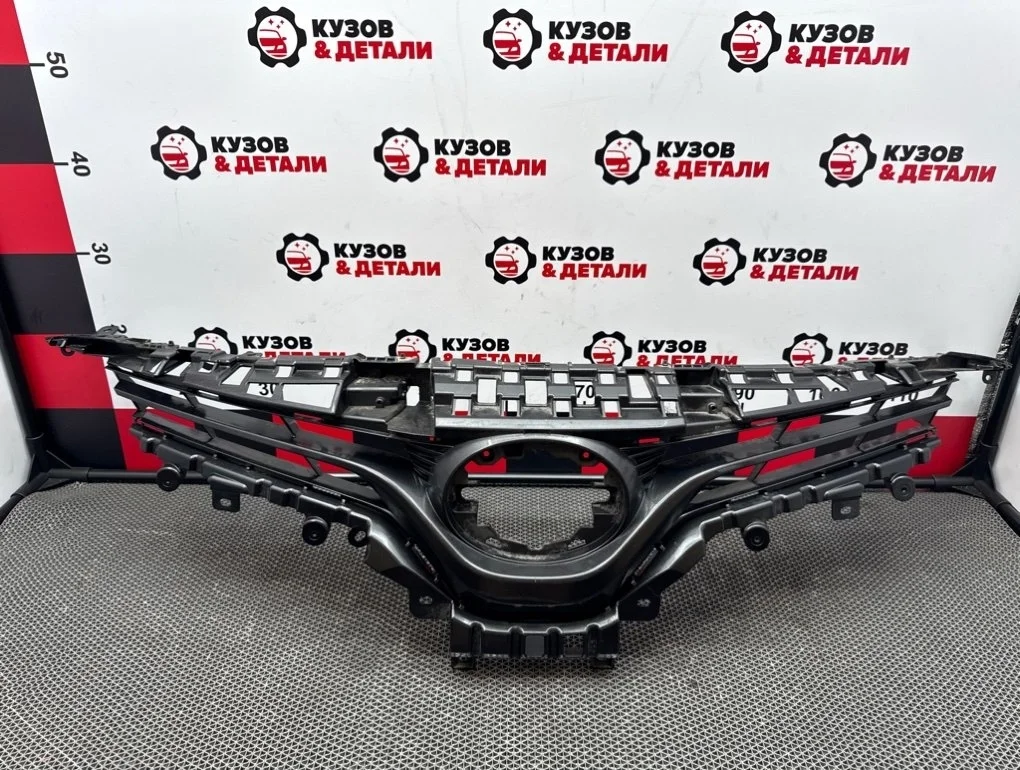 Решетка радиатора Toyota Camry V70 2017-2021