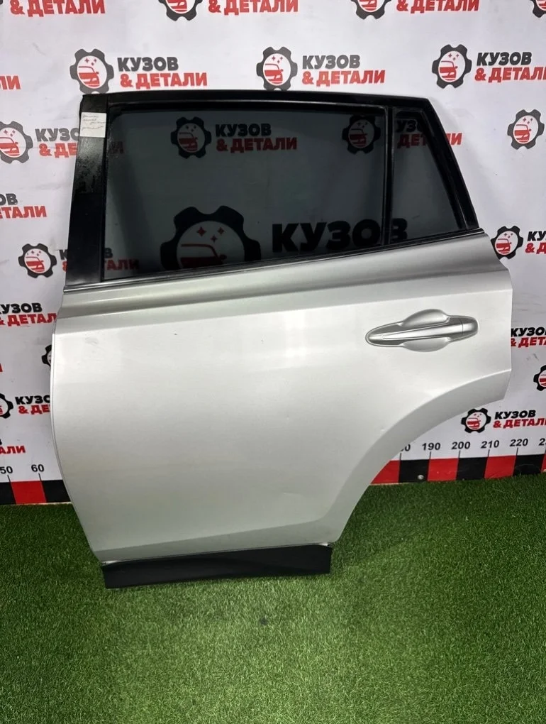 Дверь боковая задняя левая Toyota RAV4 XA40