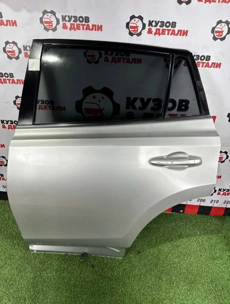 Дверь боковая задняя левая Toyota RAV4 XA40