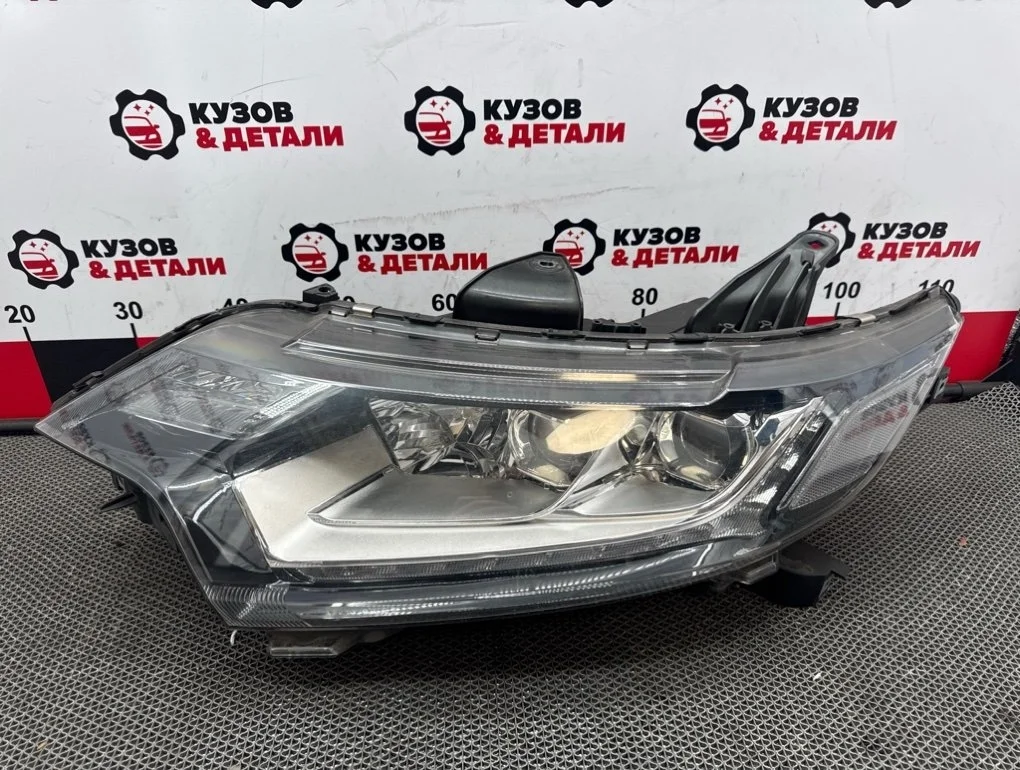 Фара светодиодная передняя левая Mitsubishi