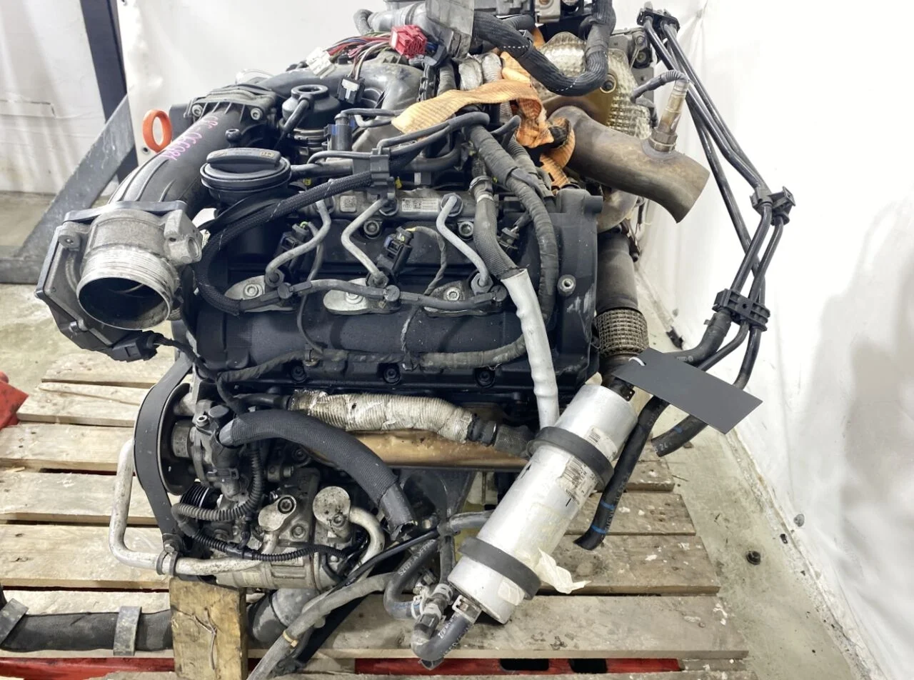 Двигатель CRC для Volkswagen Touareg NF, FL 2 поколение 3.0 л. 240-245 л/с оригинальный