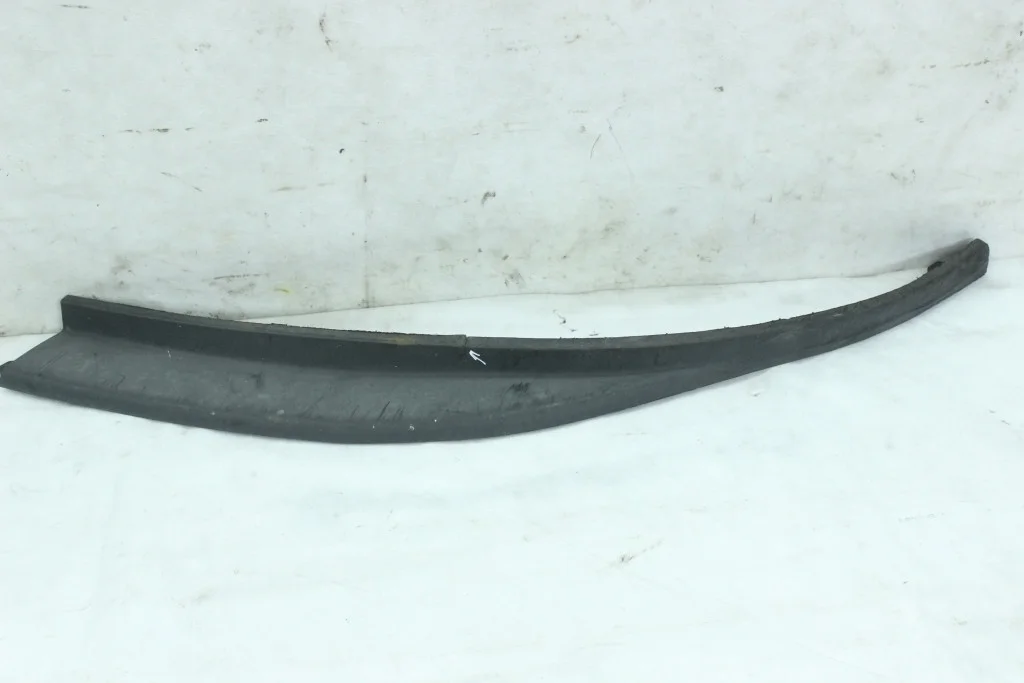 Спойлер бампера переднего правый Opel Astra J 2012