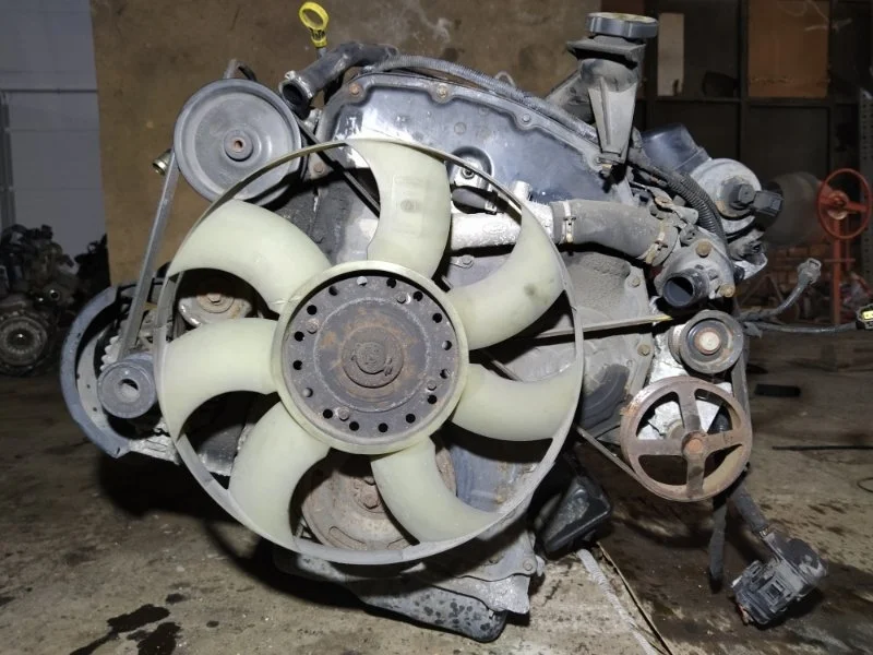 Двигатель задний Ford Transit (00-06) 2.4L