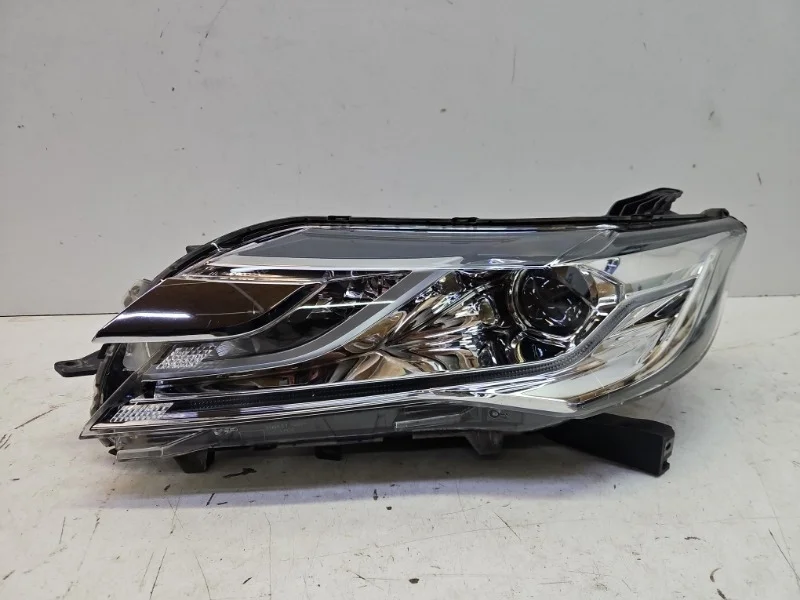 Фара Mitsubishi Pajero Sport 2015-2021 3