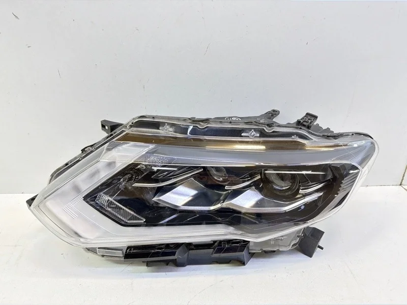 Фара Nissan X-Trail 2018-2022 T32