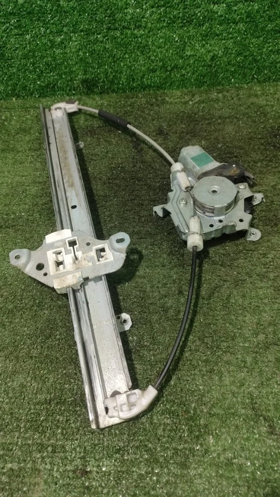 Стеклоподъемник Nissan Tiida 80720EE00C C11, передний правый