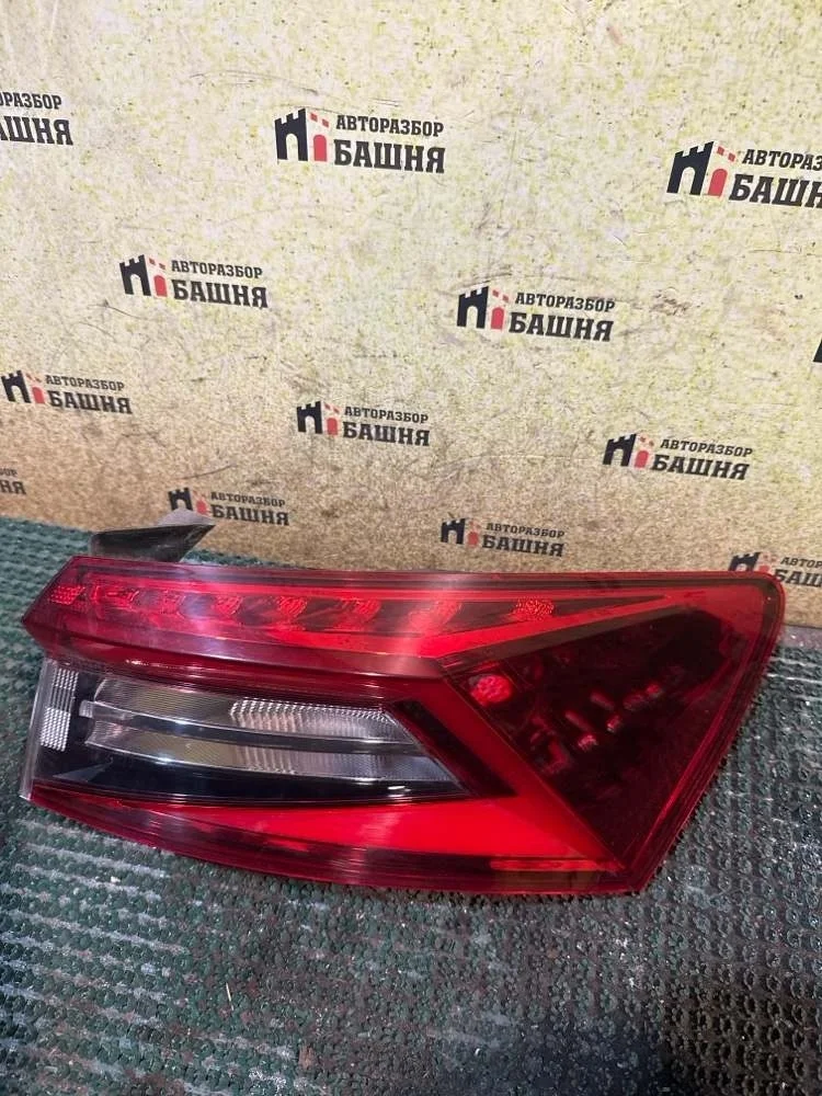 Фонарь наружний Skoda Kodiaq 2018 565945208 CZDA, правый