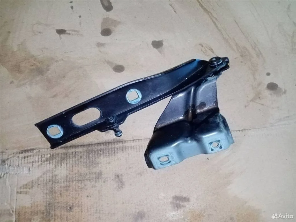 Петля капота правая Audi Q5 I рестайлинг (2012—2017)