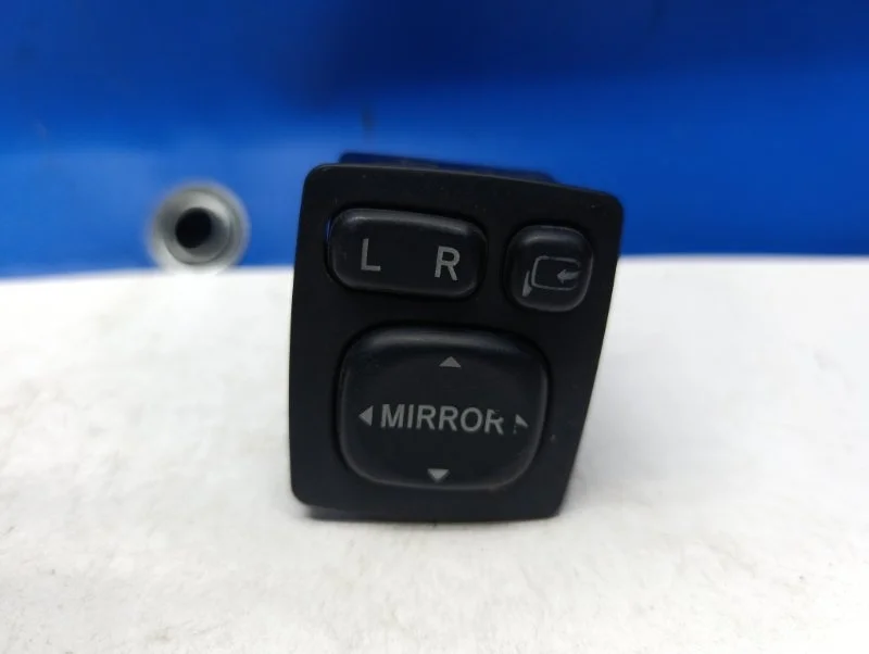 Блок кнопок корректора зеркал Toyota Avensis 2010 8487205010 T250 1.8 1ZZ