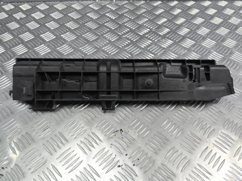 Дефлектор радиатора BMW X1 2012 17107524912 E84 N20B20A, левый