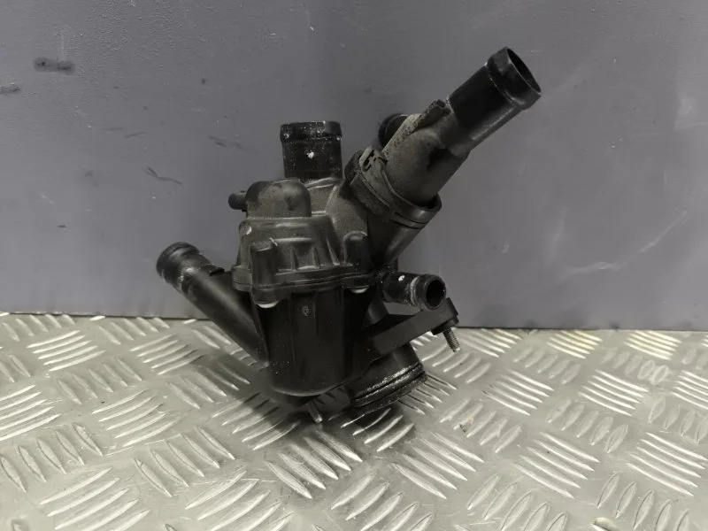 Термостат Mercedes-Benz A-Class 2013 A2702000615 W176 270.910