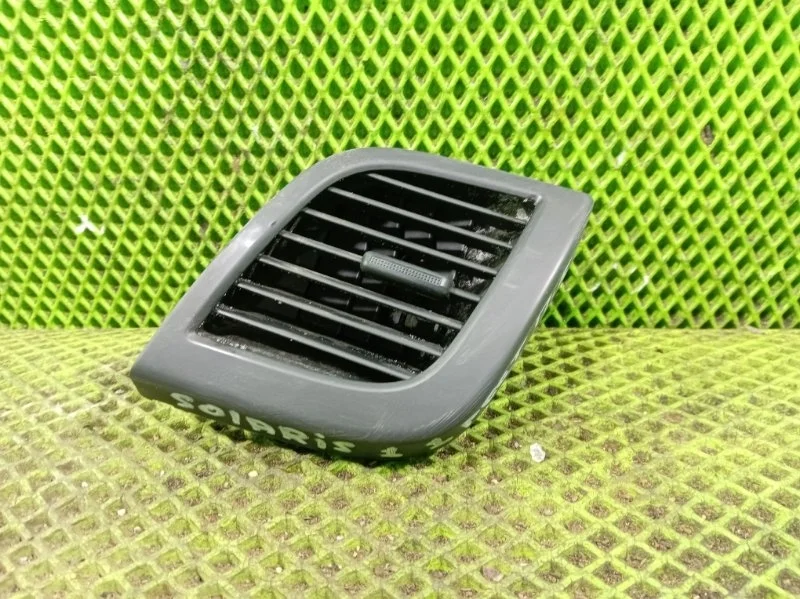 Дефлектор печки правый Hyundai Solaris 1 2016 974804L000 СЕДАН G4FA