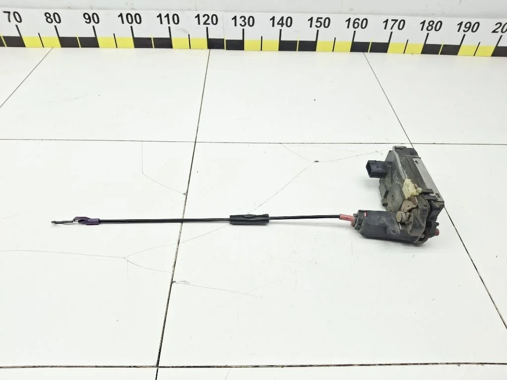 Замок двери задней левой Opel Astra 2010 H