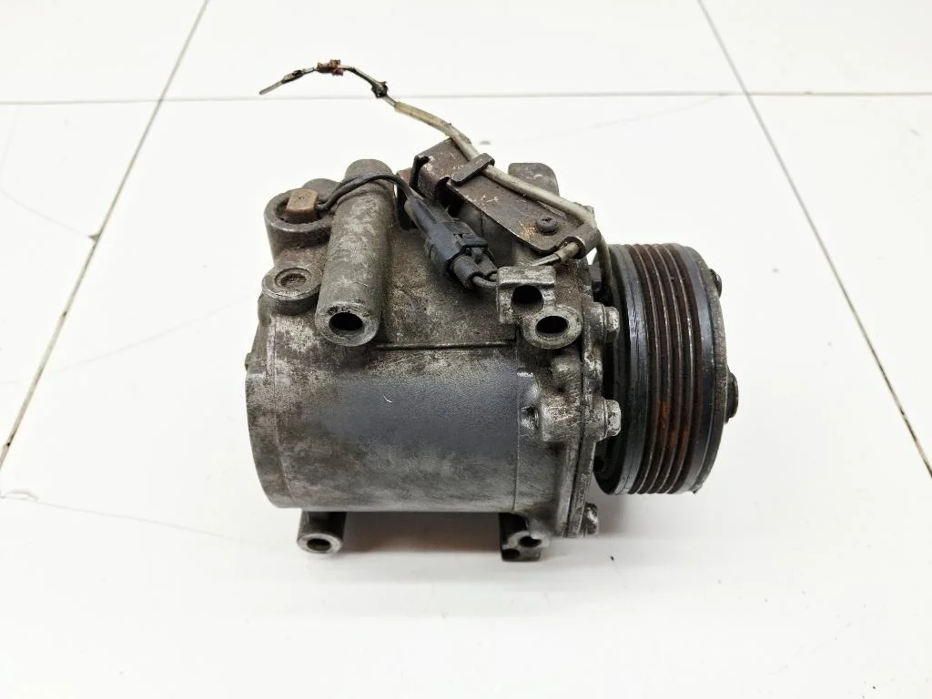 Компрессор кондиционера Mitsubishi Carisma DA